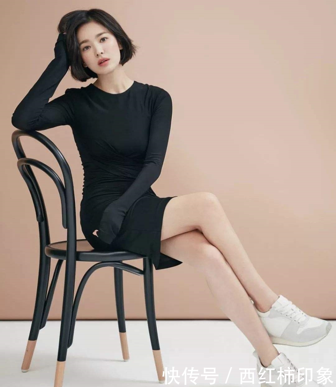  性感|美女图集，第821期：性感时尚，图几小姐姐，你会更喜欢呢？