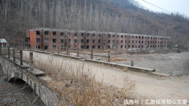 河南深山神秘兵工厂，职工家属两万，地师级，建筑破败荒草丛生