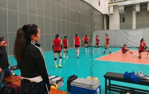 演员巩俐中国女排