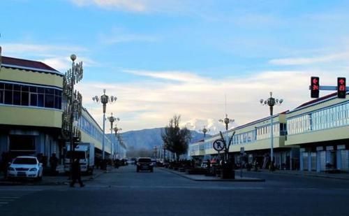 中国西部最偏远的县,一县邻三国,是通往西亚中亚的大通道