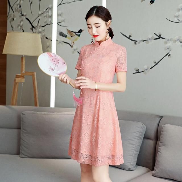 今年48岁的我，去泰国旅游，穿这样旗袍，美的其他团友羡慕眼红