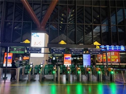  [全力]铁路苏州站全力应对返程复工客流