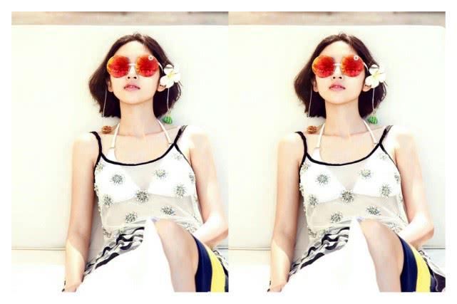 女星海边度假都这么疯狂，不惧素颜，这样的装扮拍照照样100分