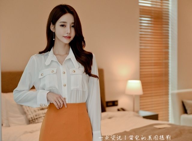 人像摄影：这位美女气质出众，五官非常的精致，皮肤非常的白皙