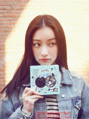 气质迷人中分发型 感受中分带给你的时尚魅力