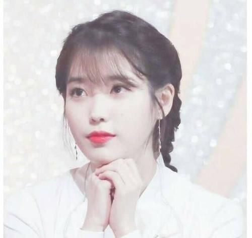  #杂志#欣赏一波IU李知恩风格多变的杂志美图