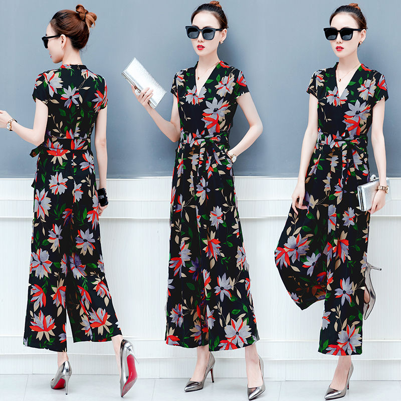 今年的连体装太美了!配高跟或平底都洋气，穿着优雅高贵又减龄