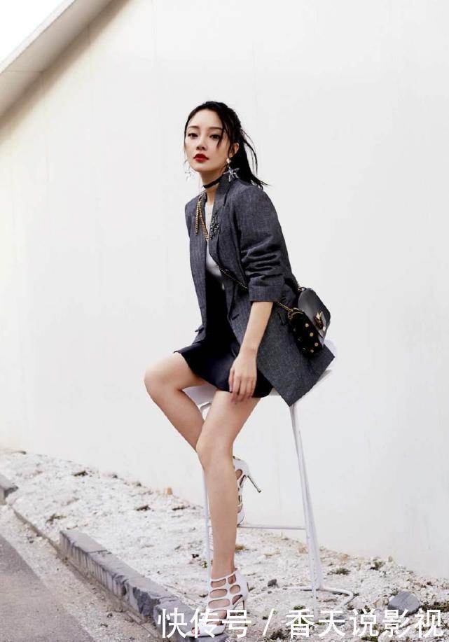 李小璐的撩人身材照，第一张好身材一览无余，最后一张女人味十足