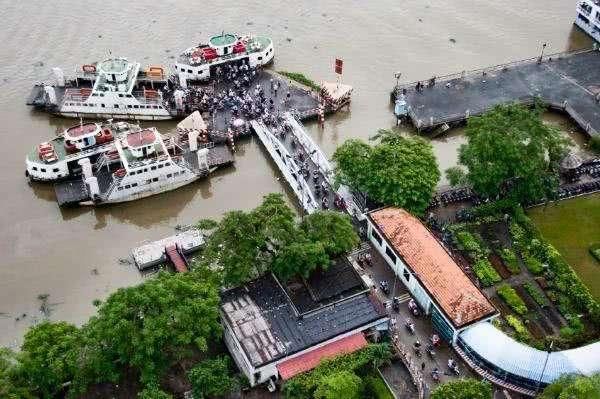越南最繁华首都胡志明市，连成都都比不上，网友：还敢打压我们吗