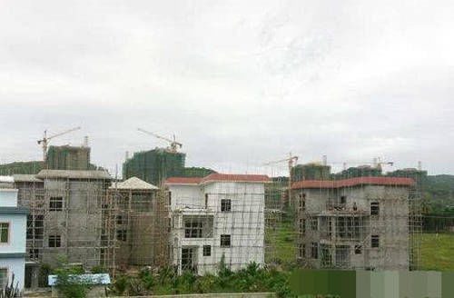  【农田】在农田里建房已经5年了，还会被拆除吗？有哪些依据？一