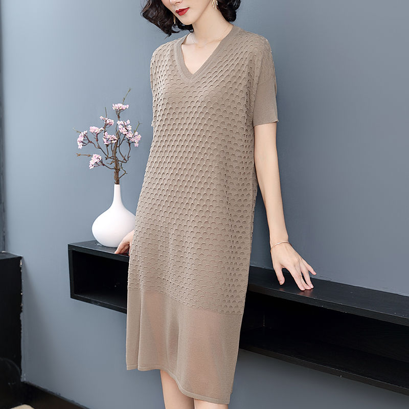 好身材别藏着掖着,夏天就穿蕾丝款“透透裙”,若隐若现才更迷人