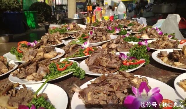  [超乎]苏北农村给新生儿“送粥米”，吃大席场面热闹非常，超乎想象！