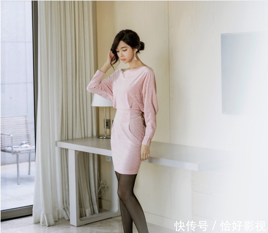 「迷人」朴洙妍-简约娴雅迷人柔粉连身短裙鉴赏