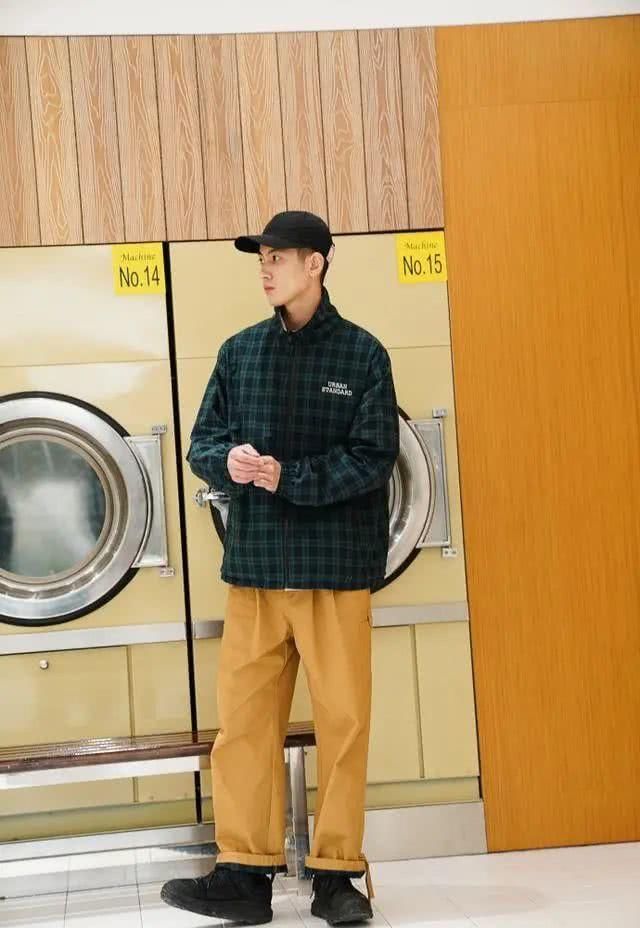 『LOOK』还在愁春天怎么穿搭几个小技巧,让你的日常搭配不再单调LOOK
