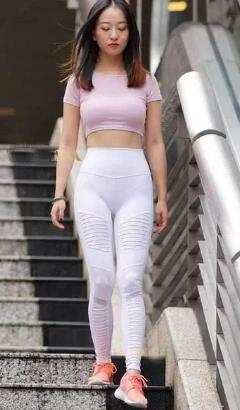 街拍: 当我看到图7站在水边时, 其他小姐姐就已经入不了我的眼了