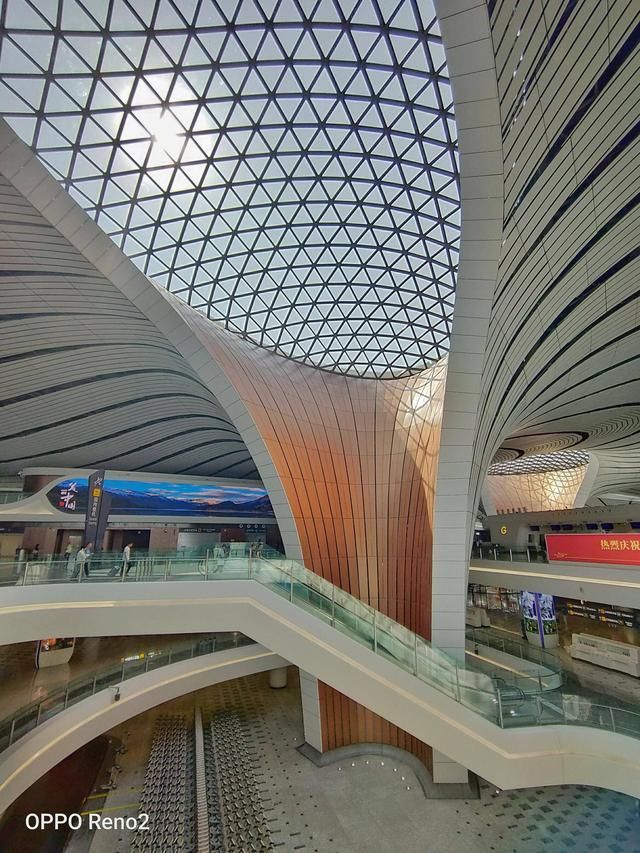 多国媒体点赞北京大兴国际机场！透过OPPO Reno2镜头了解一下