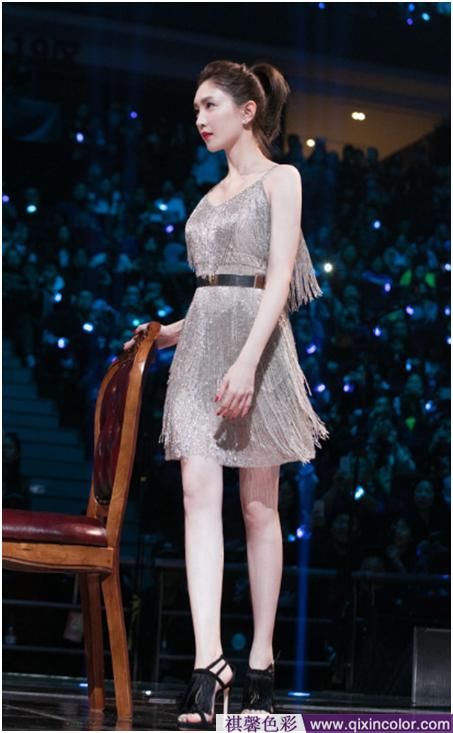 2018年演唱会，色彩顾问的范冰冰、杨幂、赵丽颖都没她出彩！