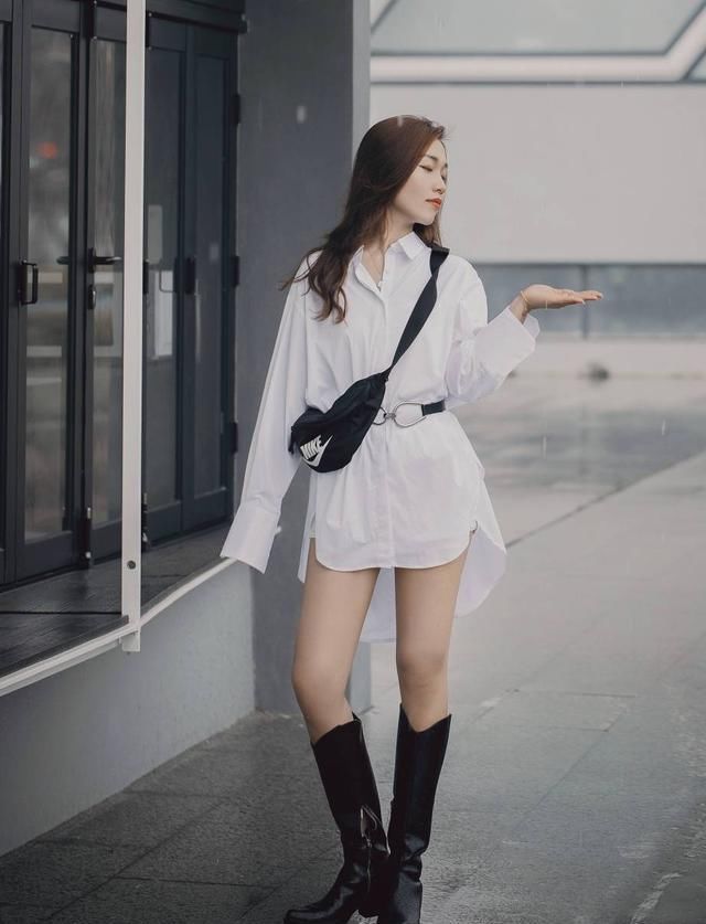  全塞：女人不要再把“衬衫”全塞裤子了，今夏流行这4种穿法，时髦减龄