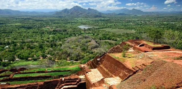 世界上最便宜的国家之一，对华免签，机票2k，月薪5k轻松走起