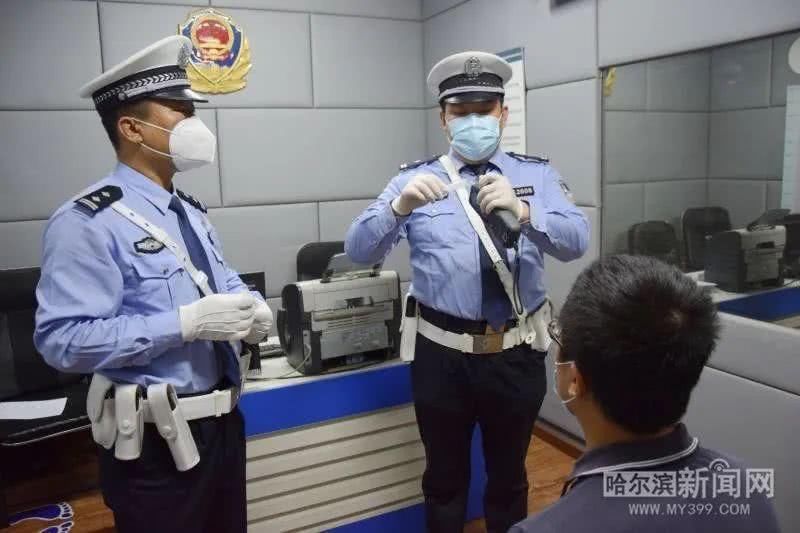 驶机动车：交警夜查｜21名涉酒驾车者被抓现行