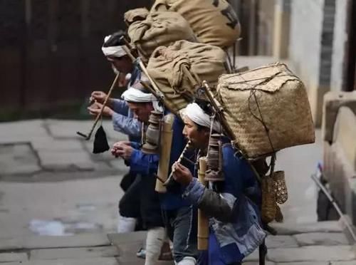 西沱古镇，一条古道“通天梯”上的居民，一条古道串起千年乡愁