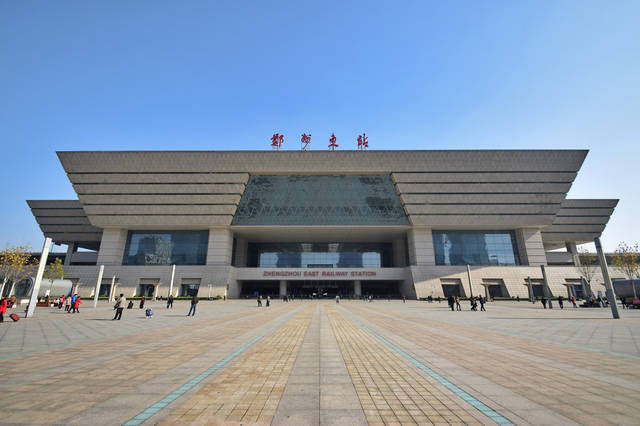 中国十大著名火车站，有一个外媒评选为世界第一