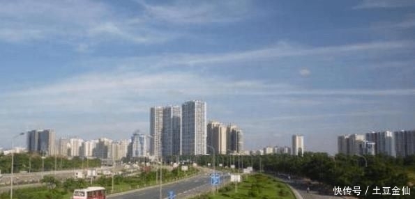  「看起来」越南两座大城市，看起来很发达，城建放在国内是什么