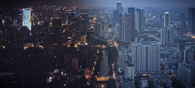 中国四座旅游越来越发达的城市，网友：魅力总是抵挡不住的