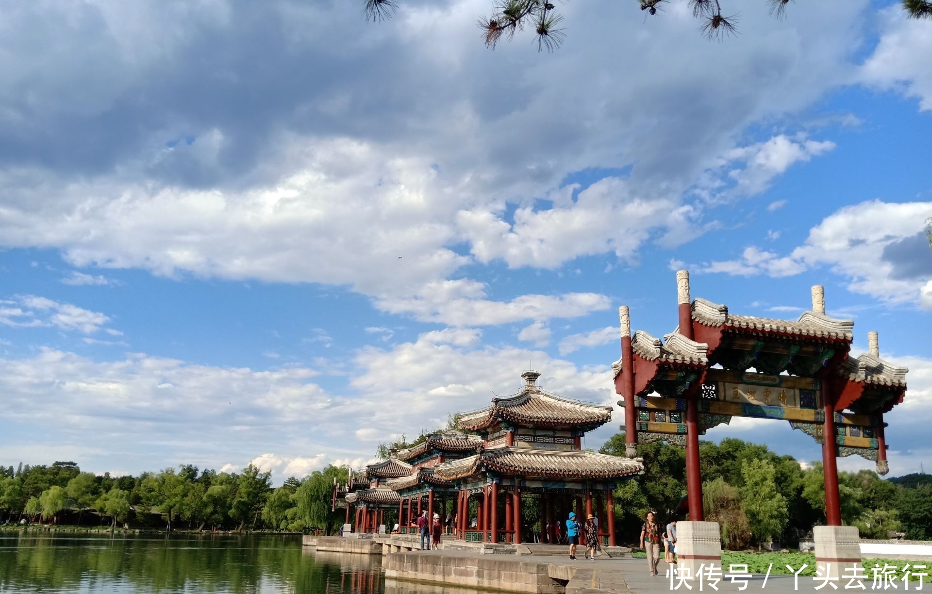 中国有四大名园,一座在北京,一座在河北,还有两座在苏州