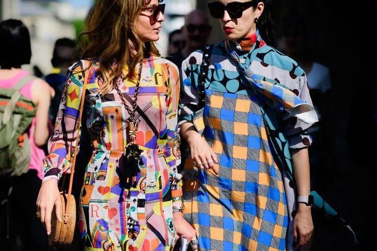 印花搭配通用指南:这个夏天如何美得艳而不俗?