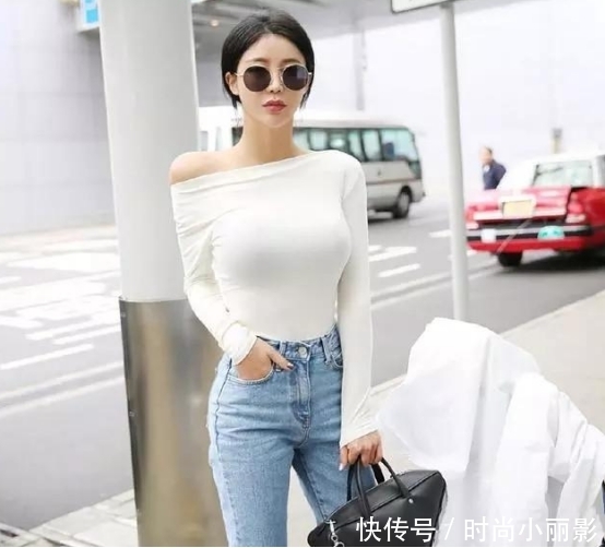 牛仔裤的魅力，让美女爱不释手，让女人更显迷人美丽！