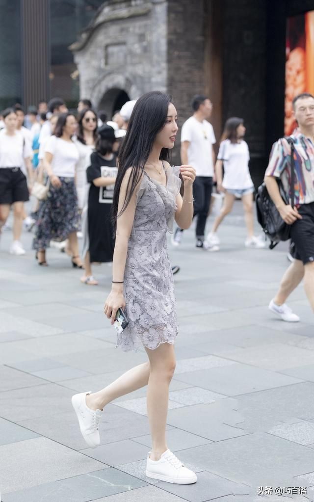  「日常」春天别放弃连衣裙！这几款还能穿出新意，日常又有女神范十足