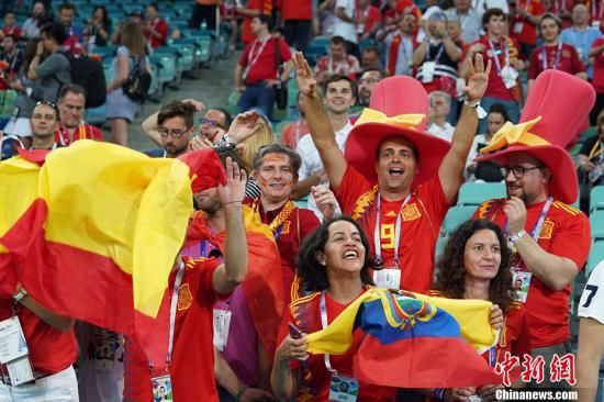 世界杯:葡萄牙3:3西班牙 C罗上演帽子戏法_【