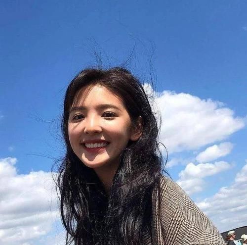  女生：长相干净的女生，一般都会有这4特点，即使五官很一般男生也喜欢