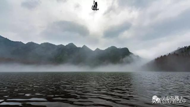 大雪过后的汉中龙池特别适合汉服摄影,不信你看