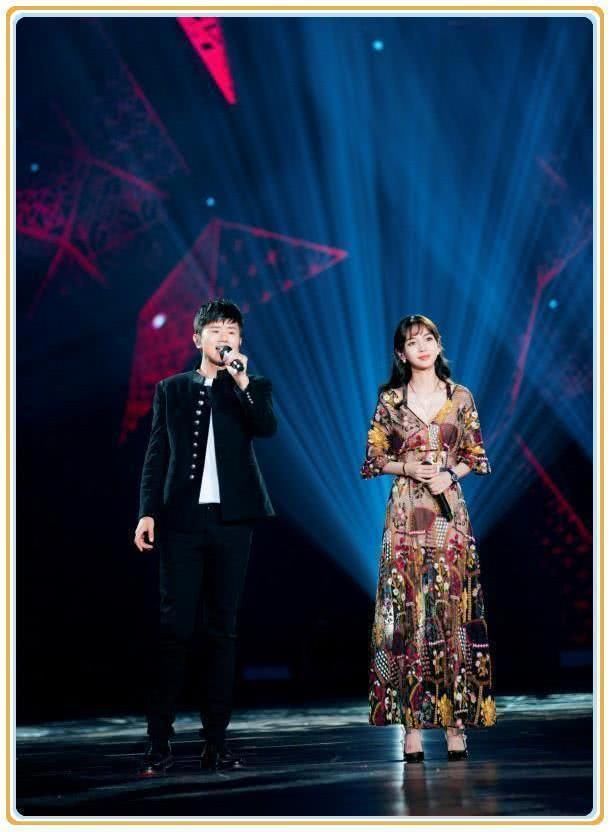 当杨颖和景甜同穿缕空裙，网友：终于知道丰腴和苗条差距有多大了