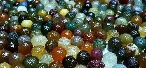 新疆捡石头最美季节又到了，教你在16个不同的地方捡石头！