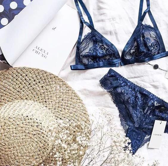 男朋友，我的这件小内衣你喜欢么？