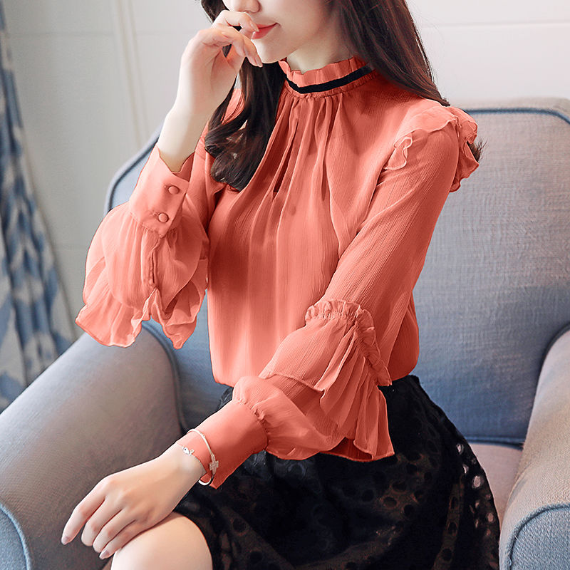 身材丰满的女人试试这“流氓衫”，性感而不失韵味，满满女人味