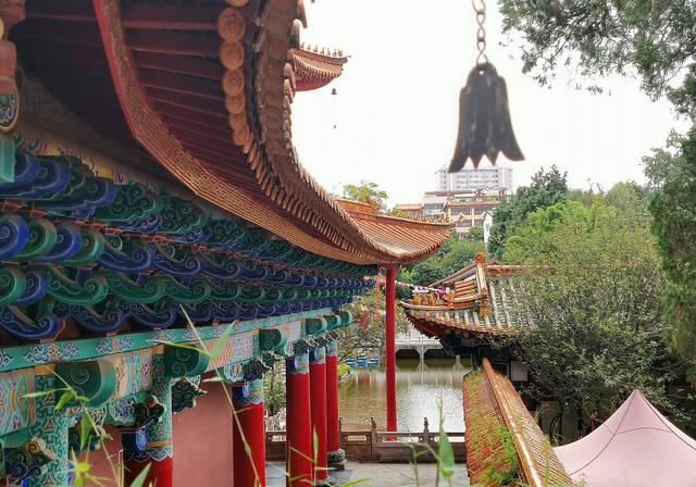 中国极罕见的倒坡寺：门票仅6元，还送一包香和2根红蜡烛