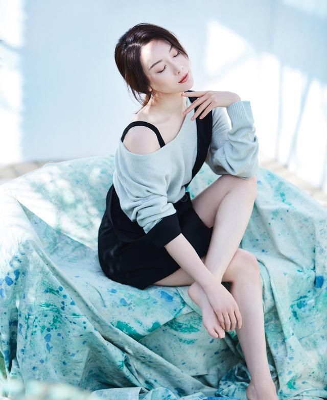 「瑜伽」42岁陈数再爆火！20岁的身材，体重维持95斤，坦言瘦身方法很简单