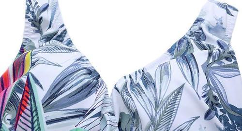 爱慕内衣海滩撩人神器 霸占你的眼球