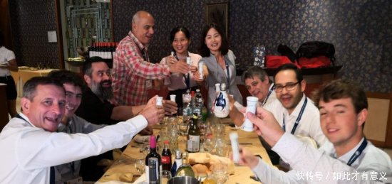 英国掀起来华热！万万没想到，很多英国人来中国第一时间做这件事