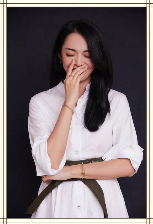 姚晨不过穿了件白衬衫裙，就从38岁变18岁，连奚梦瑶都成手下败将