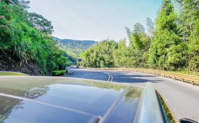 女神自驾哈弗H6日记探寻英雄故里，跨越时空聆听革命第一枪