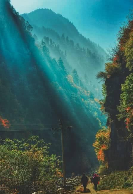  「叫板」四川敢叫板九寨沟和稻城亚丁的小城，美得惊人却很低调