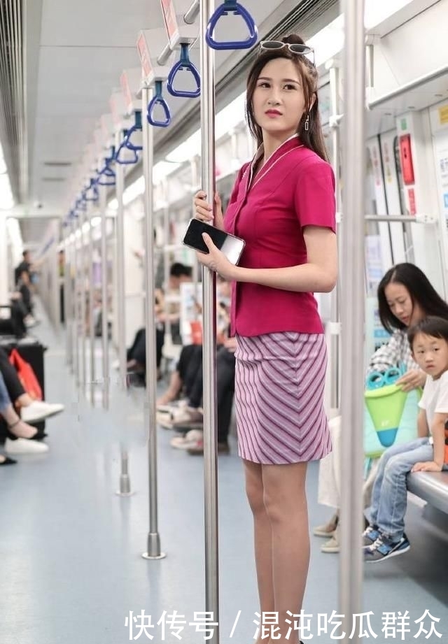  [女性]高跟鞋独占时尚鳌头，是展现女性魅力的不二选择