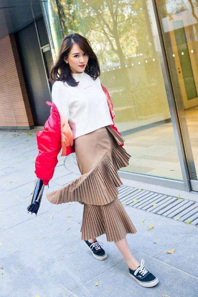 39岁陈乔恩近照，穿着尽显傲人身材，网友：只可惜还是单身