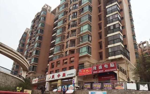 物业暂时没法取消，业主苦于物业久矣，不妨看看业主自筹物业小区