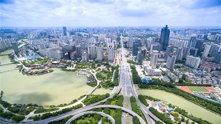 中国最宜居的省会城市，房价堪称良心，并且到处都是美食